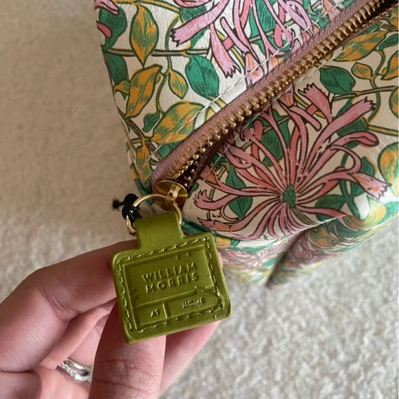 NWT William Morris At Home Honeysuckle Large Wash Bag - Picture 5 of 10